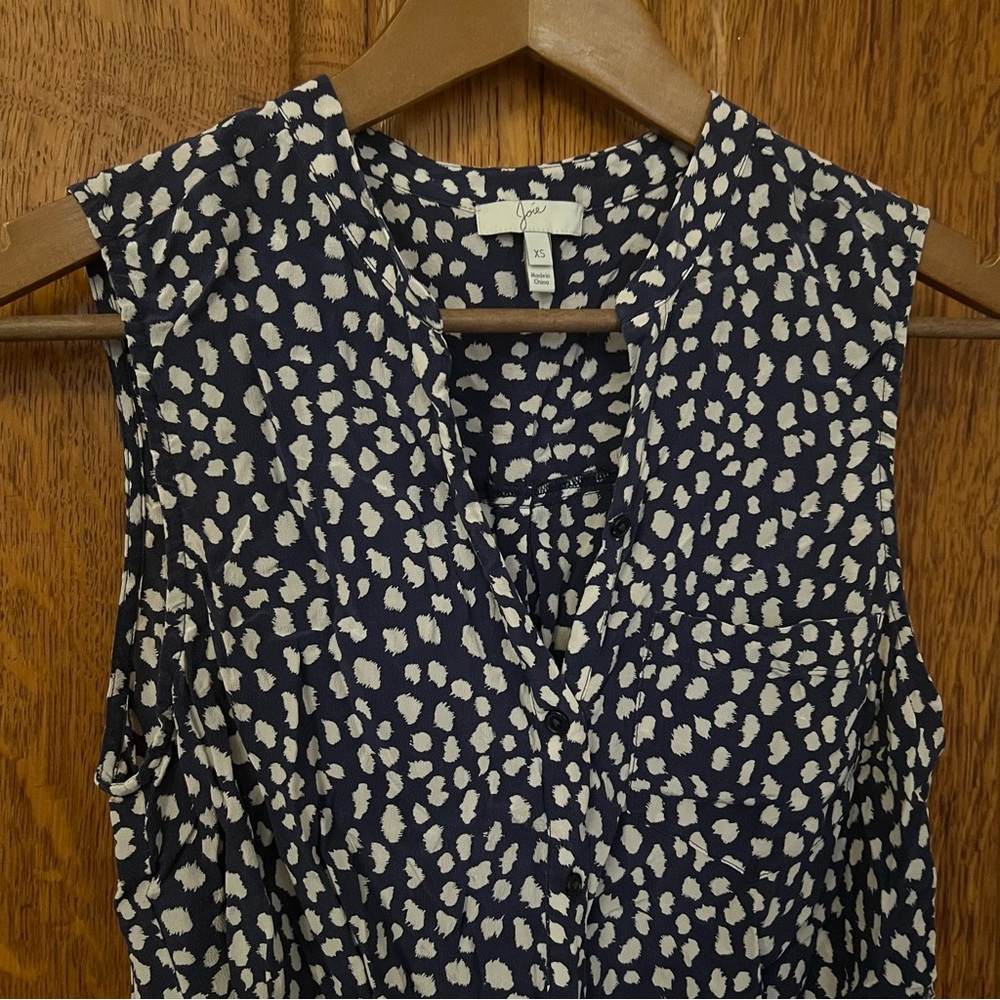 Joie Navy White Patterned Spot Sleeveless Button Down Blouse Front Tie 100% Silk - Picture 3 of 9